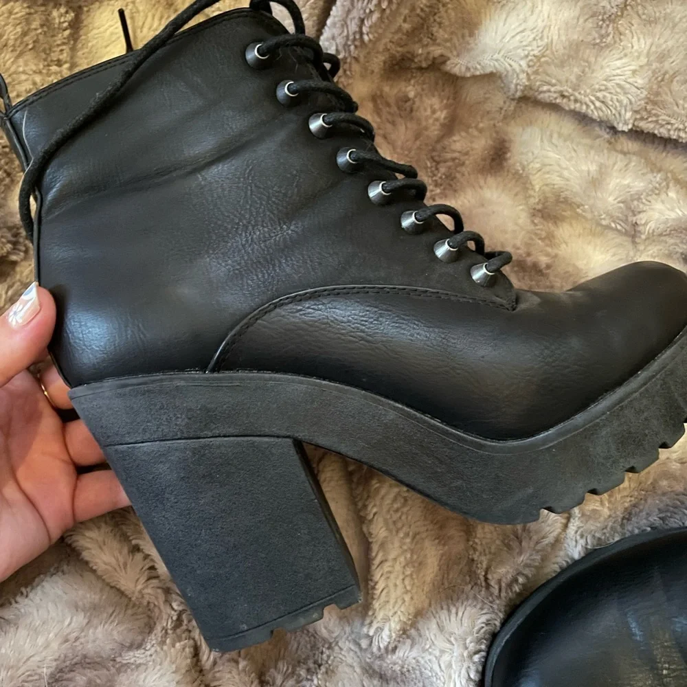 Madden Girl boots - Picture 3 of 3